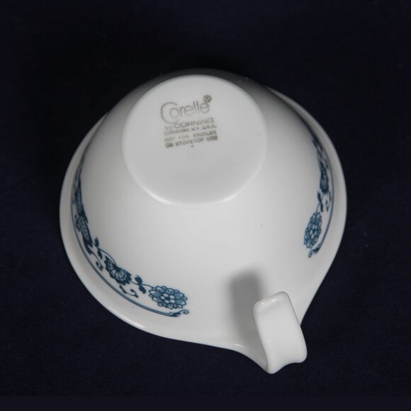 Four Teacup and Saucer Sets in the Corning Ware Corelle “Old Town Blue” pattern - Picture 4 of 7